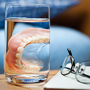 HelpYourDenturesandYourHealthbyTakingThemOutatNight