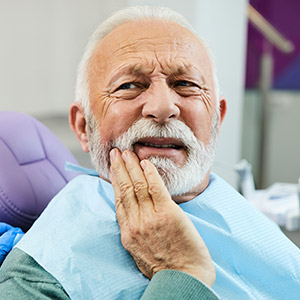 DontLetTheseAgingPitfallsRobYouofGoodOralHealthLaterinLife