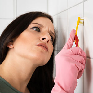 DontThrowAwayYourUsedToothbrush-RepurposeIt