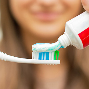 ChecktheIngredientListFirstWhenPurchasingToothpaste