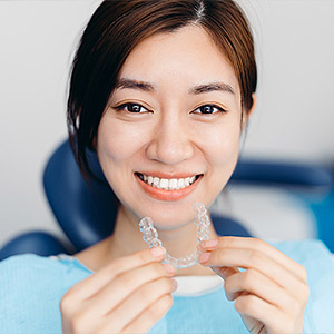 ClearAlignersAnotherOptionBesidesBracesforMovingTeeth