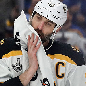 Bruins’ Zdeno Chara Breaks His Jaw During 2019 Stanley Cup Bruins’ Zdeno Chara Breaks His Jaw During 2019 Stanley Cup