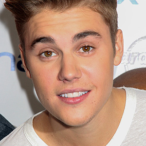 Justin Bieber's Chipped Tooth
